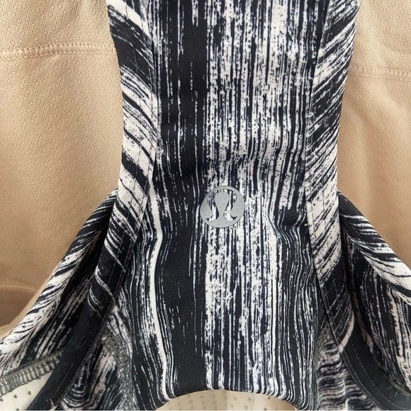 Lululemon Crossback Tank size 4 - Picture 8 of 8